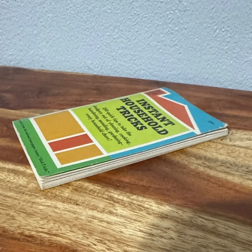 Vintage 1965 Dell Purse Book INSTANT HOUSEHOLD TRICKS #4059 Mini Booklet